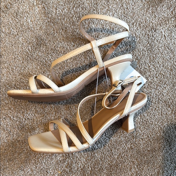 A New Day Cream Sandals Strappy Low-Heeled - Picture 3 of 5